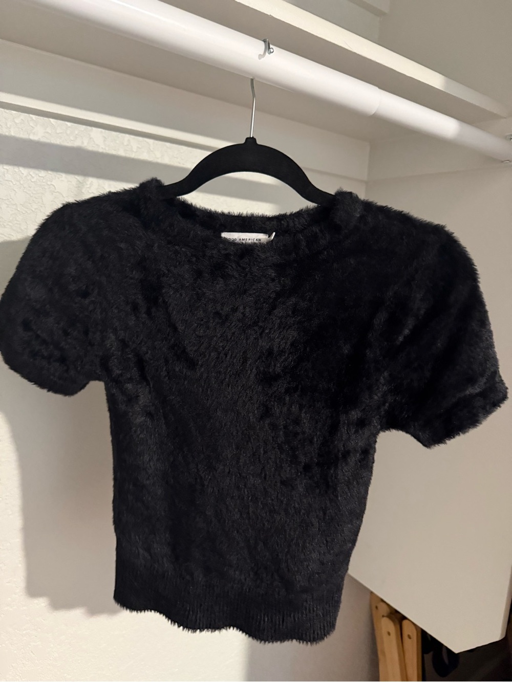 Good American Black Fuzzy Crew-Neck Short Sleeve Sweater